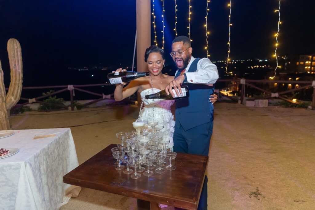 Champagne tower pour Hacienda Encantada Los Cabos wedding reception